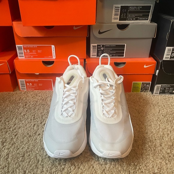 Nike Other - Nike 2090 size 9